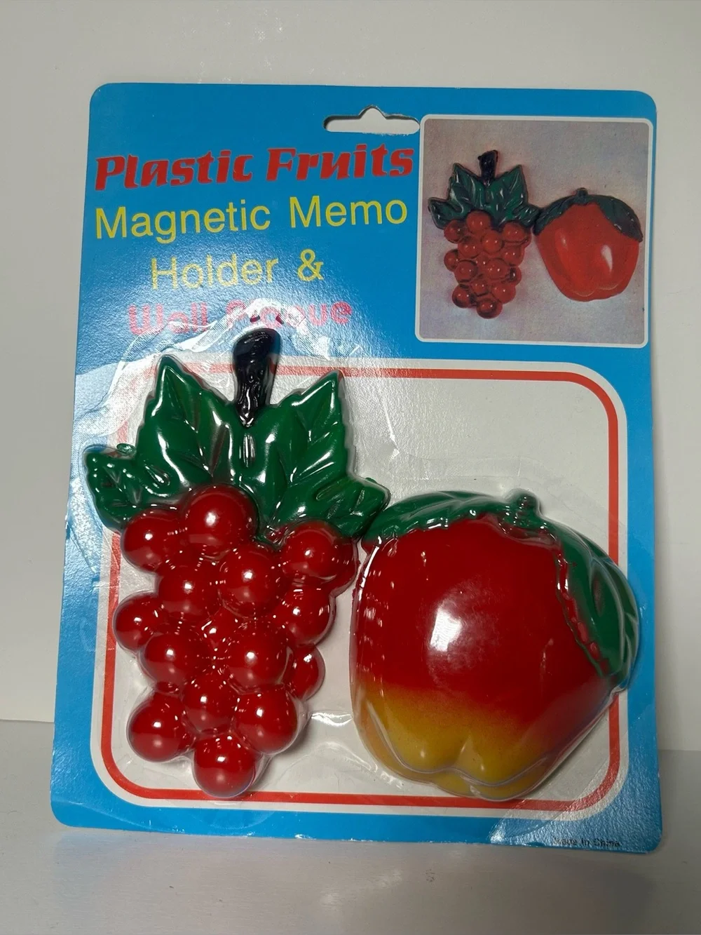 Large 3D Fruit Magnets Grapes Apple Retro Kitchen Wall Plaque Memo Holders NOS